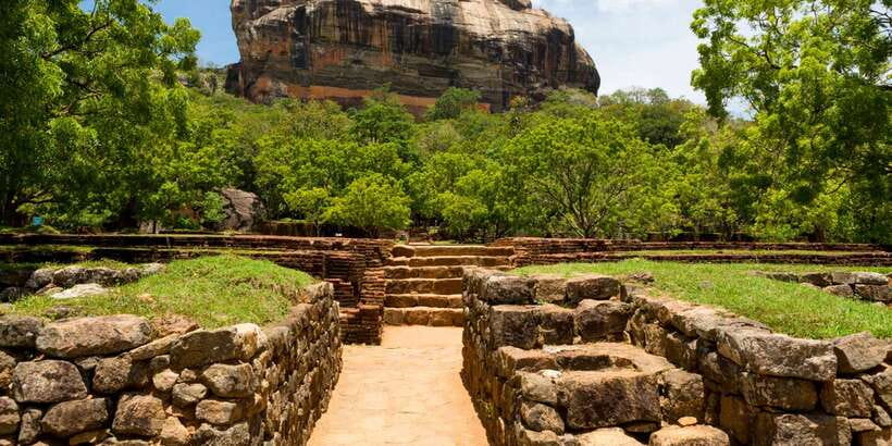 Sri Lanka Bentota: Day Trip to Sigiriya and Dambulla Temple - Spice Garden Aromas, a Quick Pause That Adds Flavor to the Drive
