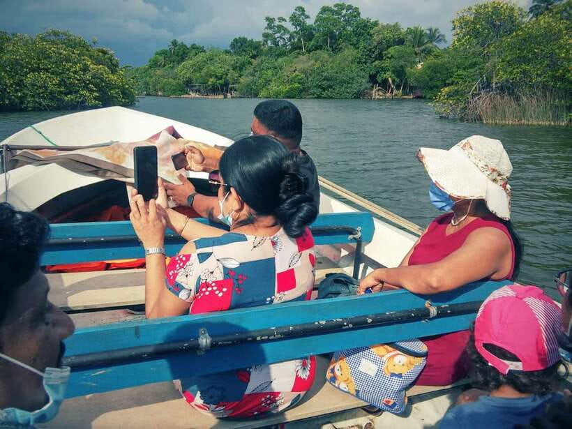 Sri Lanka Bentota: Private Mangrove Lagoon and River Cruise - Where you start: Bentota bridge meeting point and how the trip flows