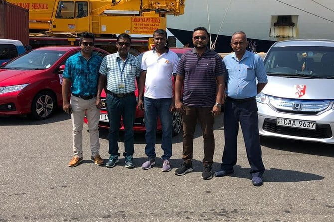 Sri Lanka Driver's and Guide with Luxury Cars - The people part: drivers and guides who make it feel personal