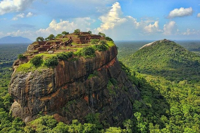 Sri Lanka highlights in 6 days - Colombo Loop: The Smart Way to See Sri Lanka in 6 Days