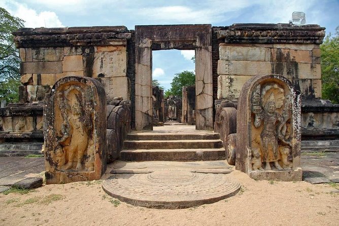 Sri Lanka Multi Day Car Hire with English Speaking Driver-Guide - What You Can Expect From Each Day (Days 1 to 4)