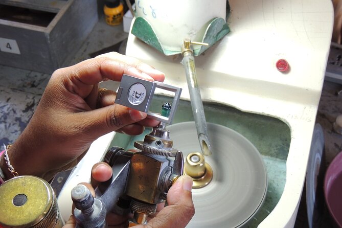 Sri Lanka - Private Ratnapura Gem Tour with Gem and jewelry Expert - Heat Treatment Workshop: Where Stones Change Before Cutting