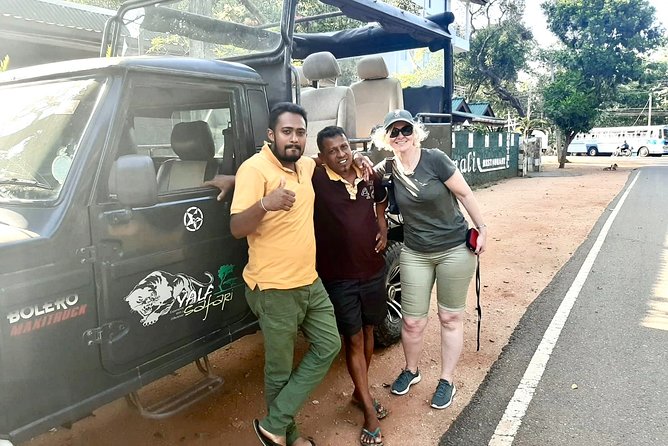 Sri Lanka Private Tour 10 DAYS Driver/Vehicle/Accommodation H/B - Kandy with the Temple of the Tooth plus a cultural dance night