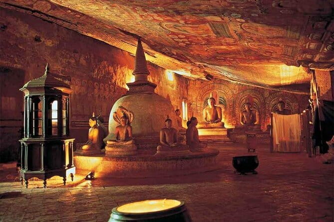 Sri Lanka Private Tour Guide, Driver with Car - Kandy nights: Temple of the Tooth plus city time that you control