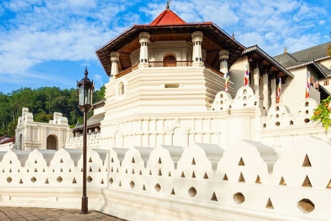 Sri Lanka Private Transfer - What to expect during the ride, beyond just driving