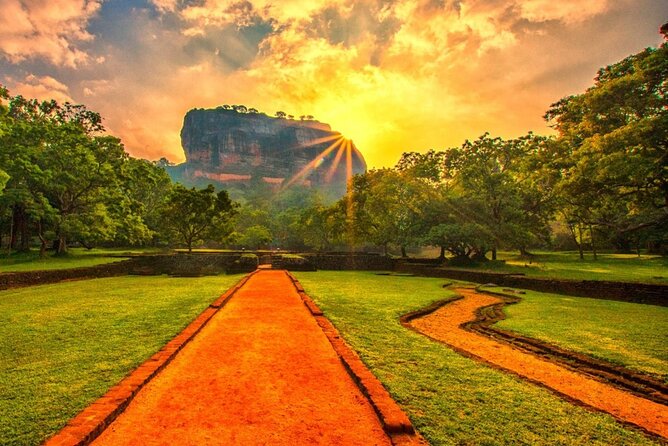 Sri Lanka; Professional Chauffeur Guide With Modern Vehicles - Airport pickup in Colombo or Negombo, and the smooth start you want