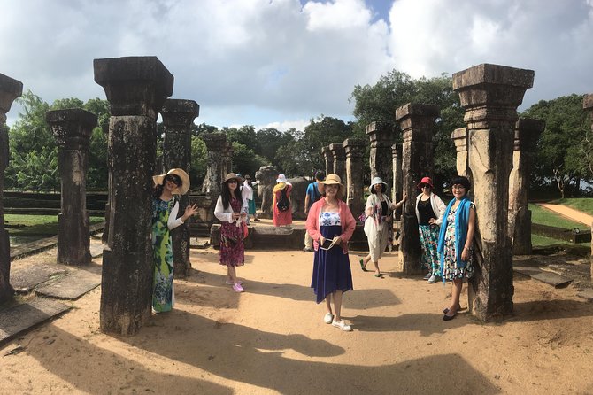 Sri Lanka round tour - Comfort details: pickup, A/C, and mobile ticket
