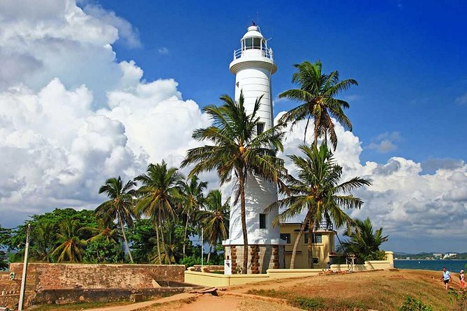 Sri Lanka Tour Package in 05 Nights 06 Days - Day 3 the scenic train to Ella, the Nine Arches Bridge, and Ravana Falls