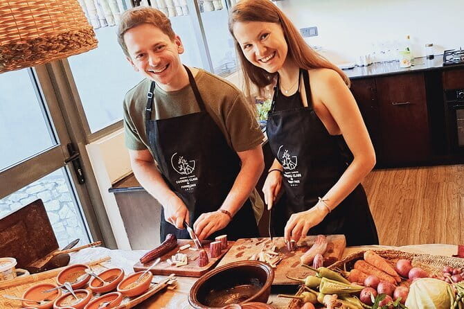 Srilankan Cooking class by FFL kandy - Forest Face Lodge and the family-kitchen feel