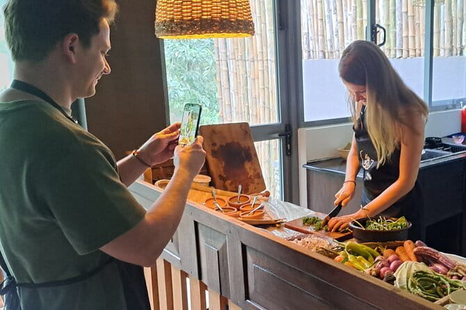 Srilankan Cooking class by FFL kandy - Ingredient shopping and the spice-role lesson