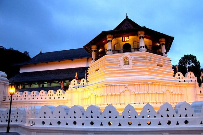 Tailor-made Multi-day Private Tour Packages in Sri Lanka - Day 1 in Negombo: Dutch Canal calm and easy boat time