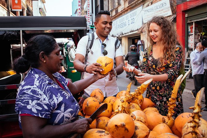 The 10 Tastings of Colombo With Locals: Private Street Food Tour - Key tour highlights at a glance