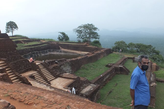 Throughout the Pearl Island in 14 Days - Peradeniya Botanical Garden, Tea Country, Gregory Lake, And Ella By Train