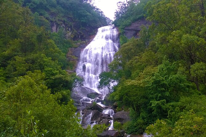 Tour to the Hidden Waterfalls around Kandy (Knuckles Range) - Kandy to the Knuckles Range: how this waterfall day is paced