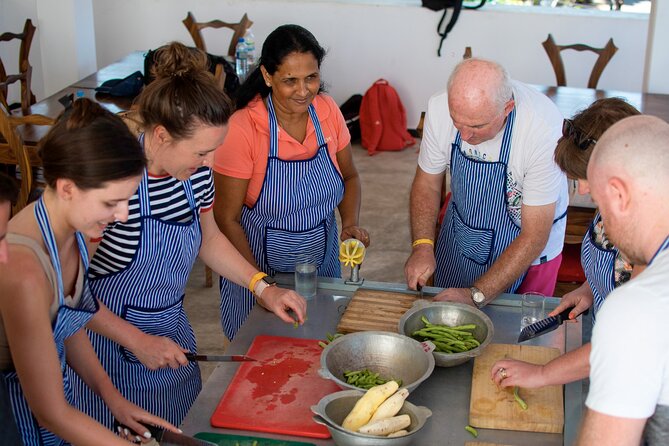 Traditional Cooking Small-Group Class in Unawatuna - Greenmarket and Fishmarket: Shopping for Ingredients You Can Actually Taste