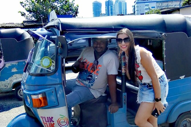 Tuk Tuk Private Safari Tour Exploring Sri Lanka's Capital Colombo - Stop 3: Jami Ul-Alfar Mosque, the Red Mosque in Pettah