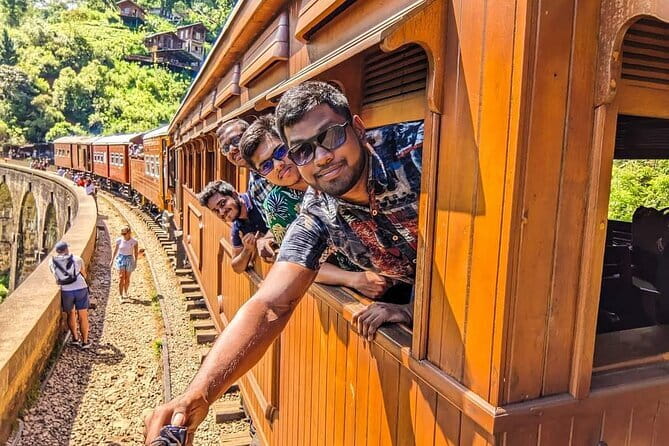 Tuk Tuk safari and Picnic in The Tea Plantation from Ella,Haputale & Bandarawela - Picnic lunch over misty hills, plus a proper meal