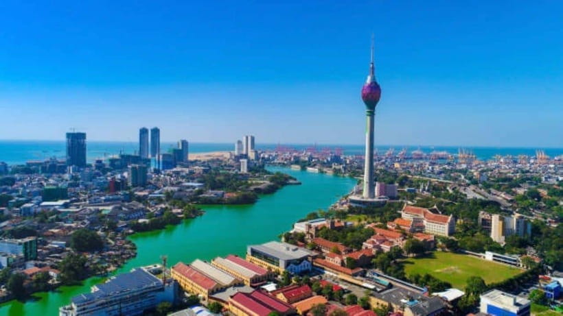 Tuk Tuk Tales of Colombo From Cruies - Lotus Tower, Red Mosque, and Old Parliament: seeing the highlights from the road