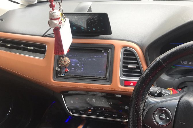VIP Transport - A Jeep Ride With a Driver Who Knows Where the Day Goes